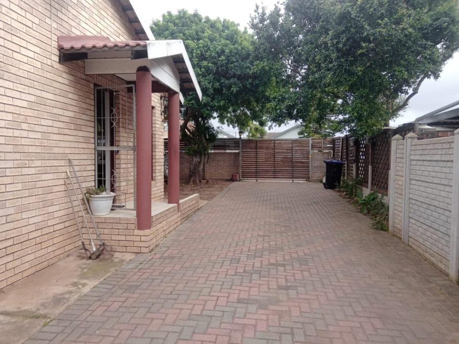 3 Bedroom Property for Sale in C Place Eastern Cape
